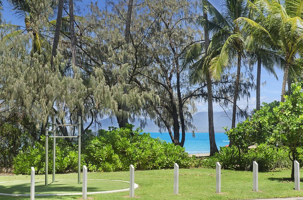 By The Sea Port Douglas Exteriör bild